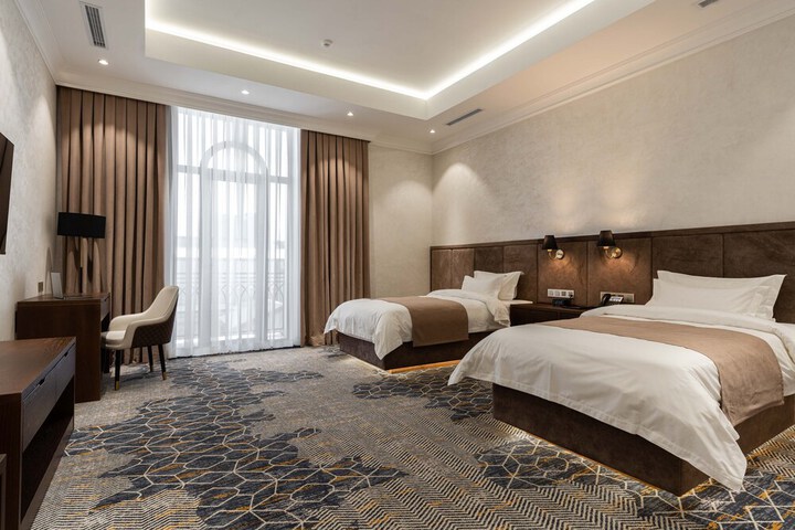 Room 15 of 114