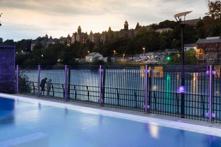 Pool Hotel