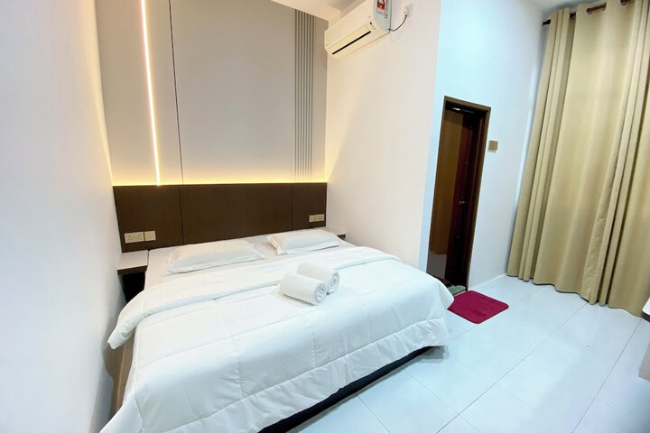 Room 19 of 28