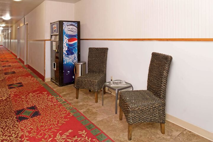 Hotel Interior 4 of 38