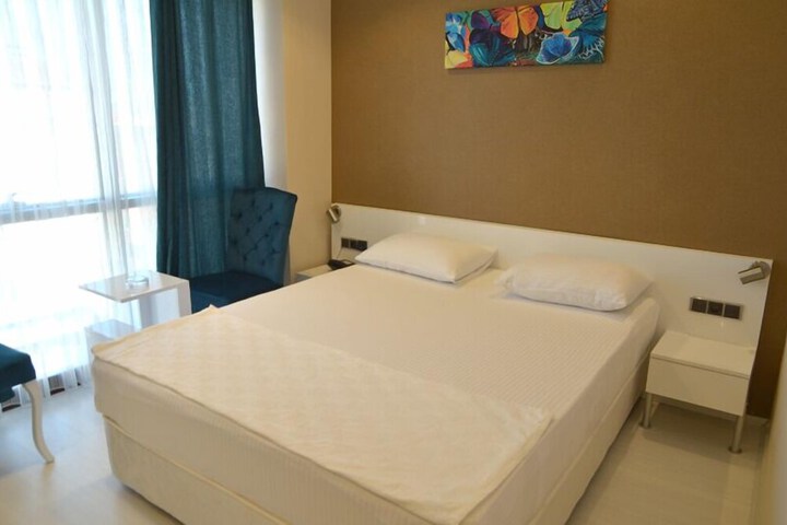 Room 4 of 14