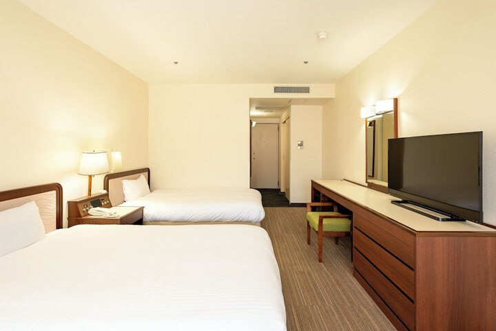 Room 16 of 33