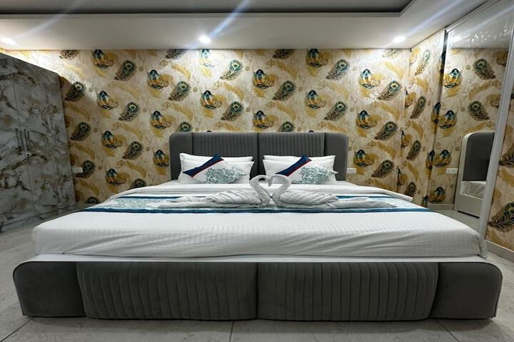 Room 5 of 52