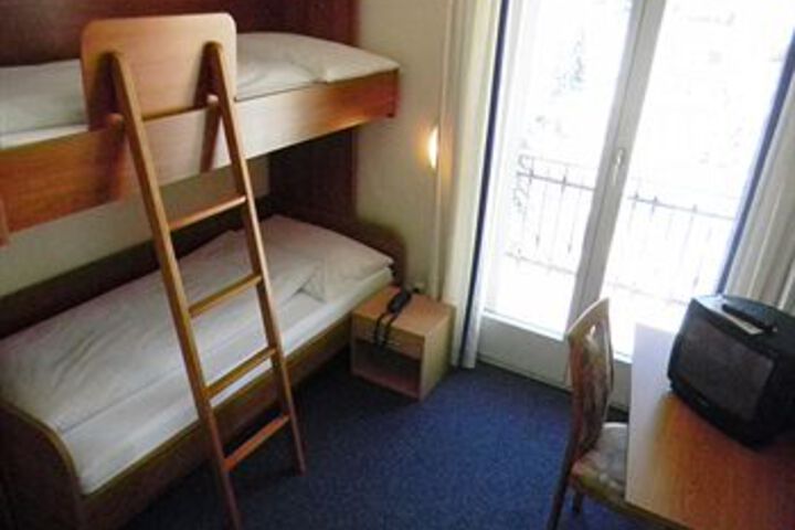 Room 59 of 108