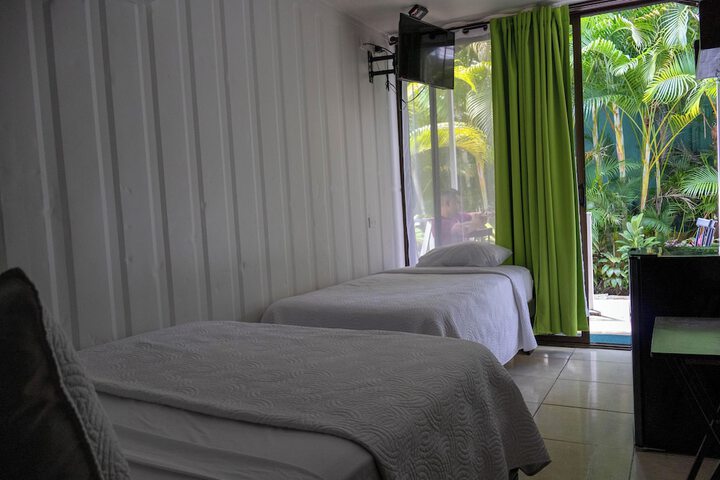 Room 8 of 25