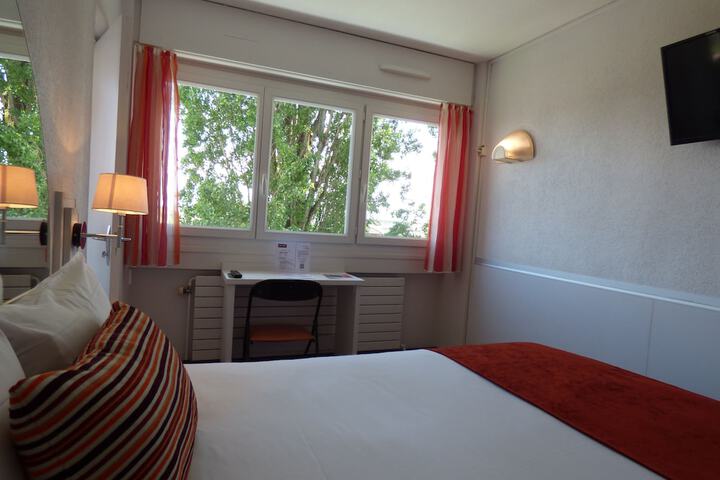 Room 7 of 45