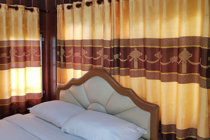 Room 2 of 52