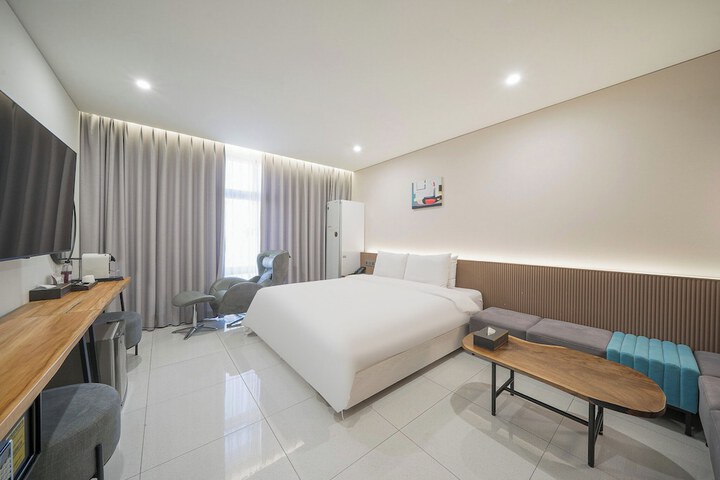 Room 36 of 83