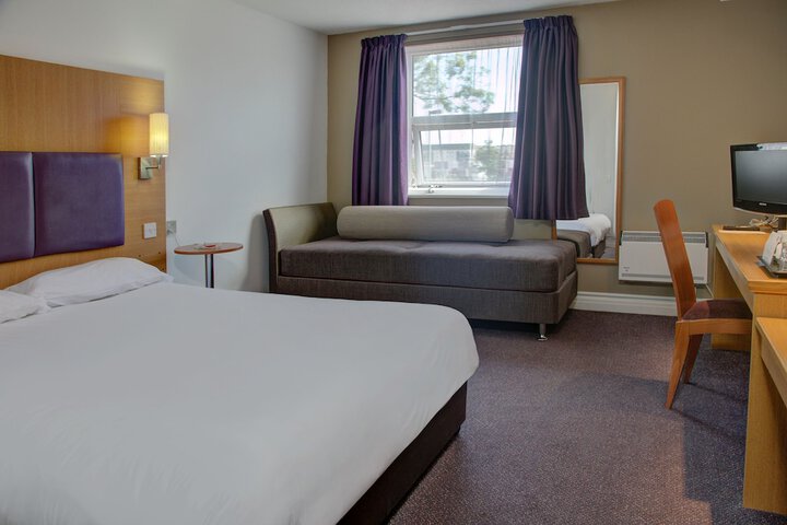 Room 3 of 36