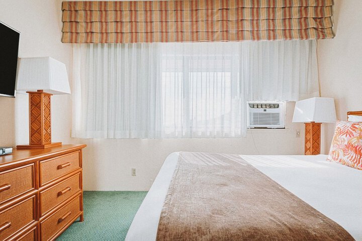 Room 18 of 119