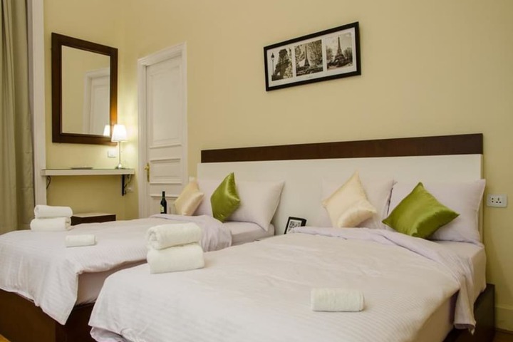 Room 12 of 34