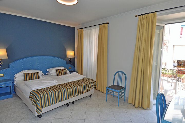 Room 54 of 115