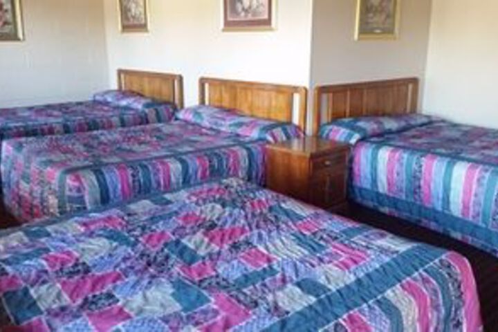 Room 8 of 13