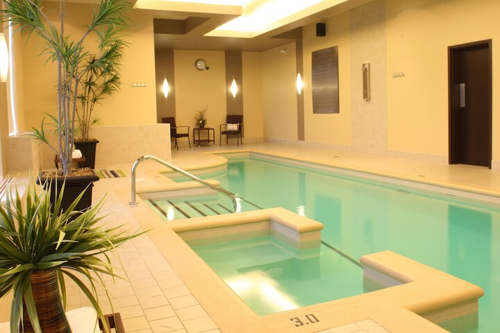 Pools & Facilities
