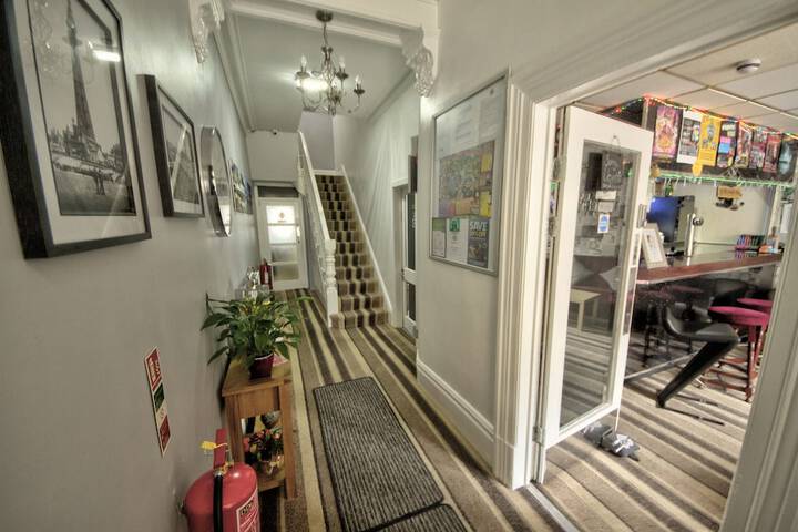 Entrance & Lobby