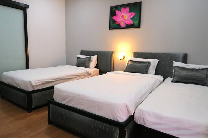 Room 18 of 74