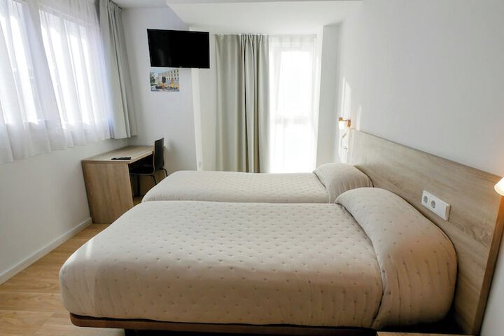 Room 2 of 13