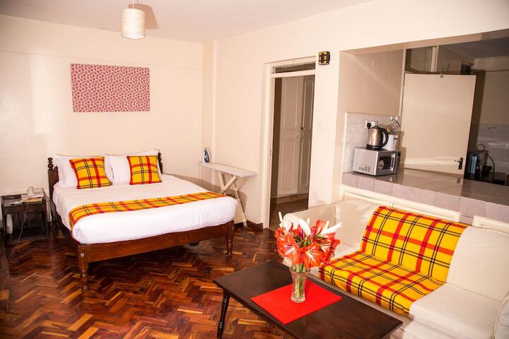 Room 2 of 65