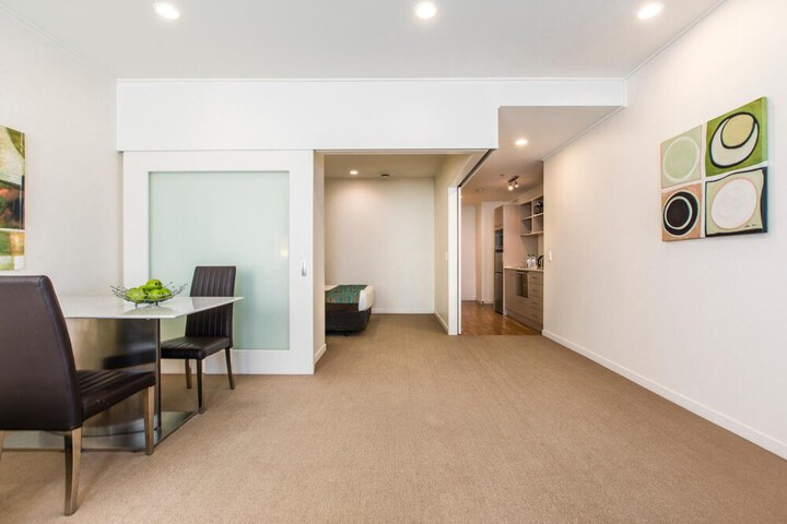 Room 12 of 32