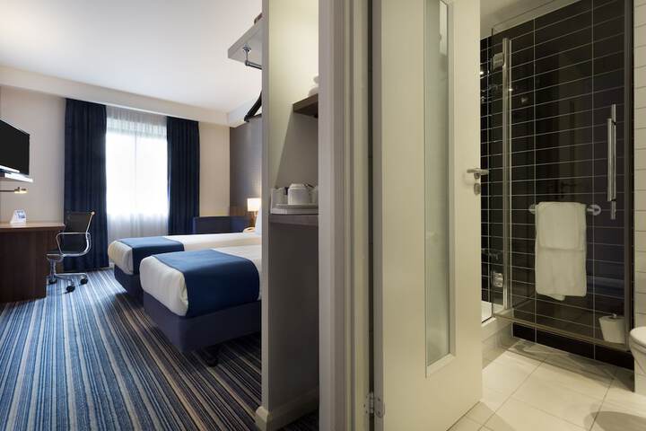 Room 14 of 51