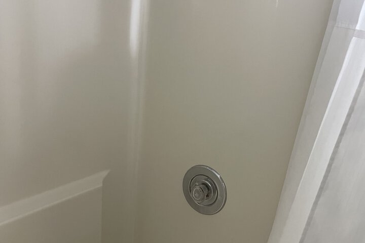 1 Queen Bed (21 of 21)
