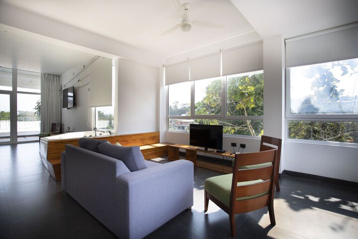 Room 43 of 146