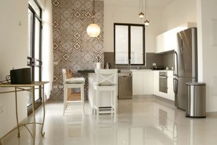Photo of Holyguest - Hess St. 8
