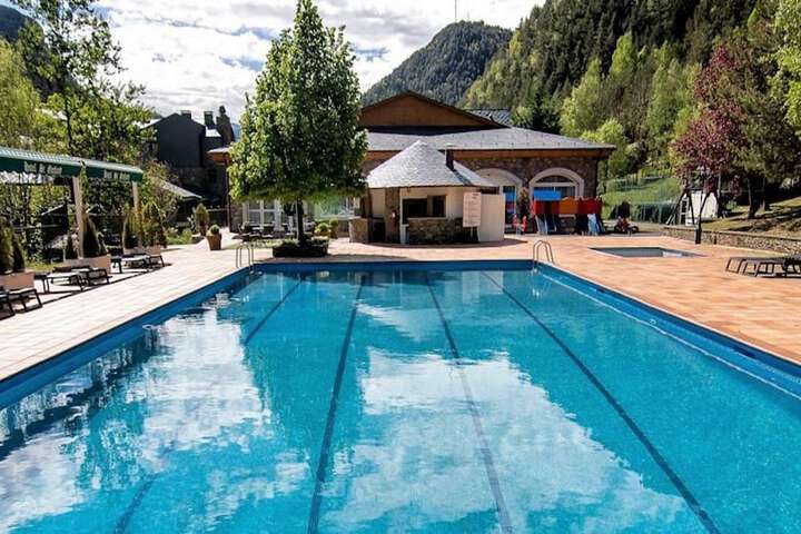 Pools & Facilities