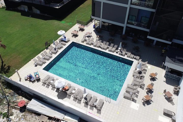 Pool 16 of 30