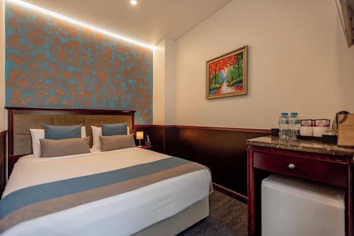 Room 15 of 50