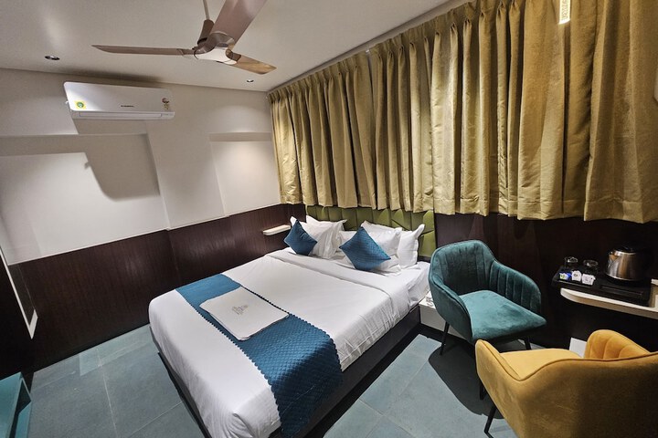 Room 9 of 30