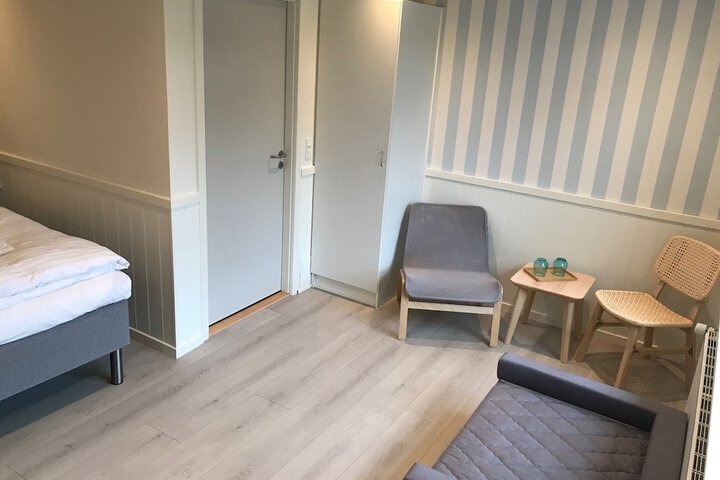 Room 2 of 42
