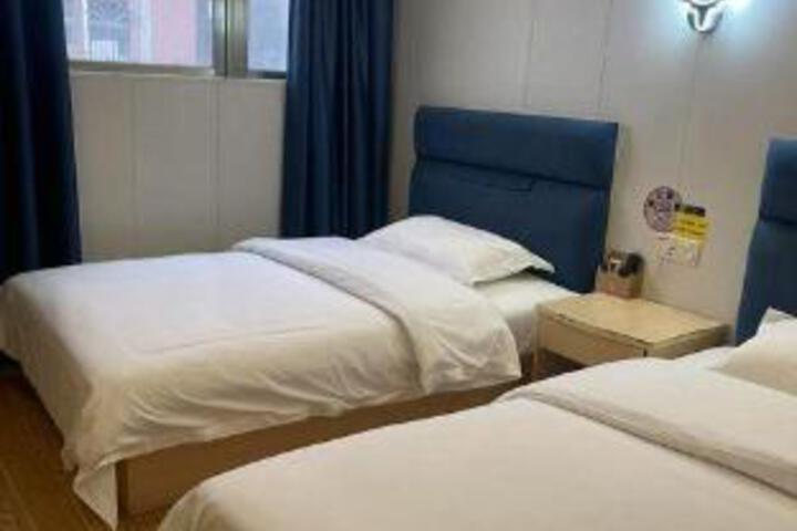 Room 9 of 9