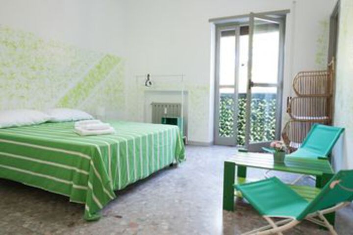 Room 10 of 37