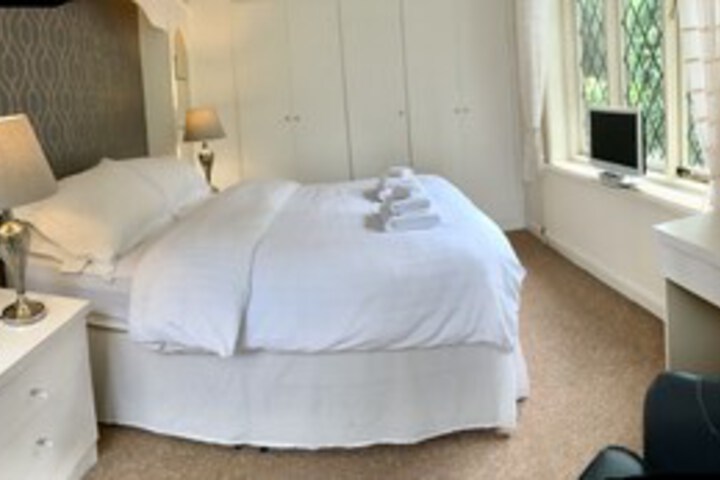 Room 7 of 19