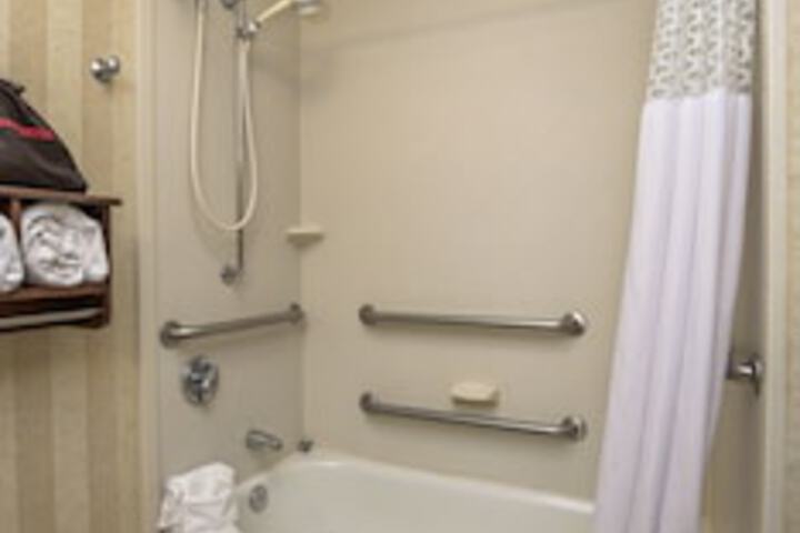 Room 73 of 123