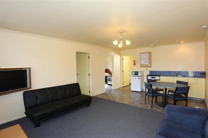 Room 13 of 26