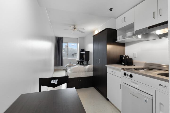 Room 16 of 42