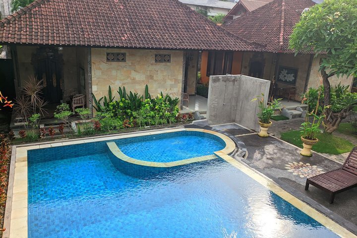 Hotel with Pool