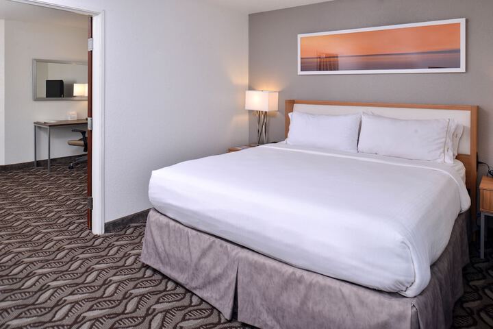 Standard King Bed Accessible (6 of 16)