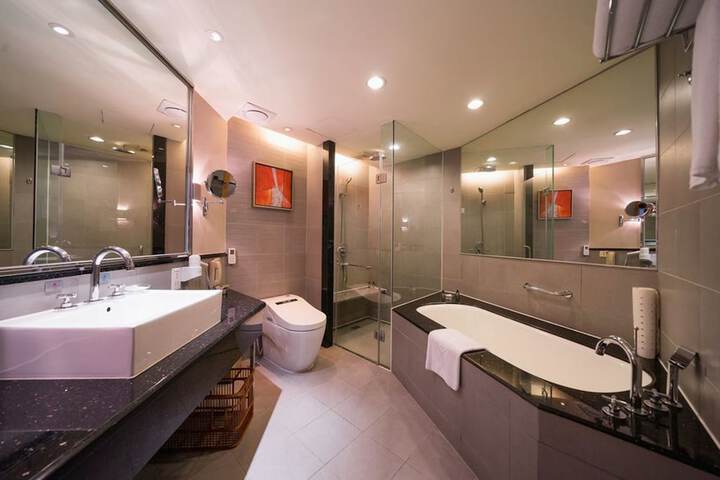 Room 21 of 44