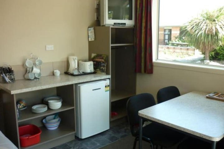 Room 8 of 94