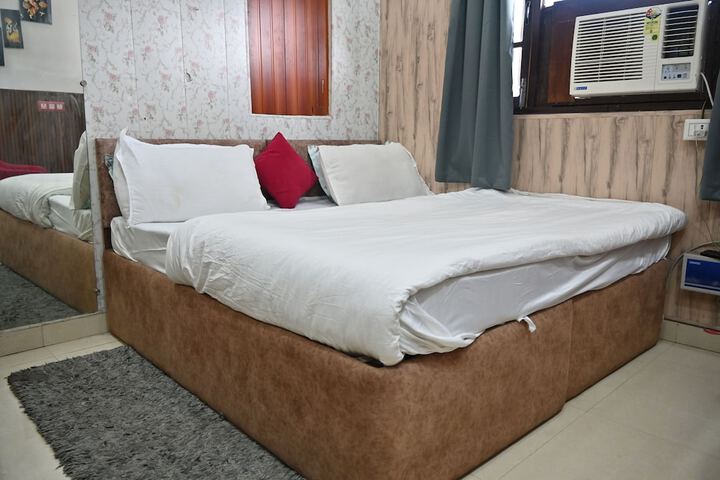 Room 3 of 26
