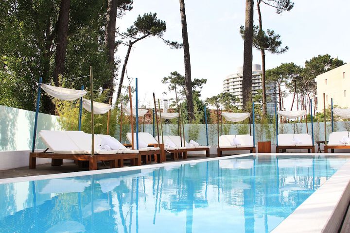 Hotel with Pool