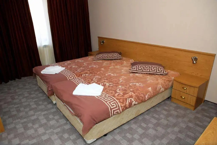 Room 6 of 20