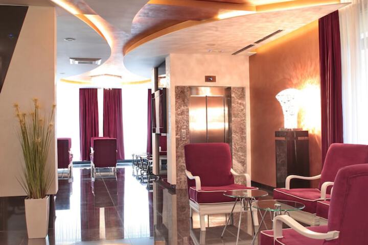 Guest Lobby