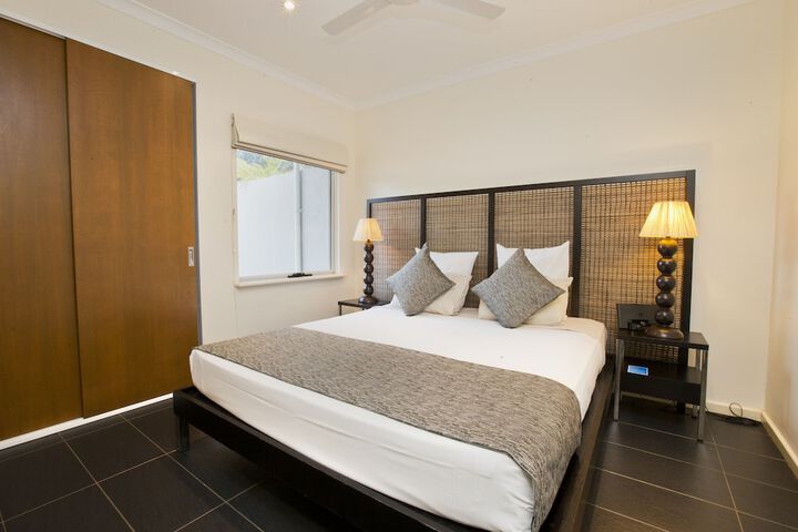 Room 4 of 49