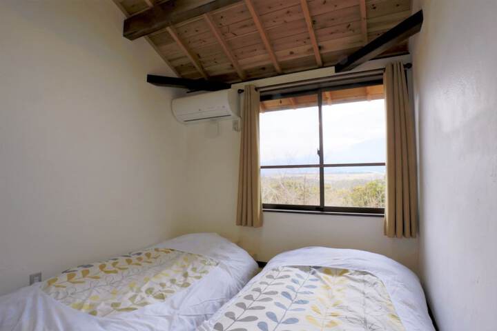 Room 5 of 31