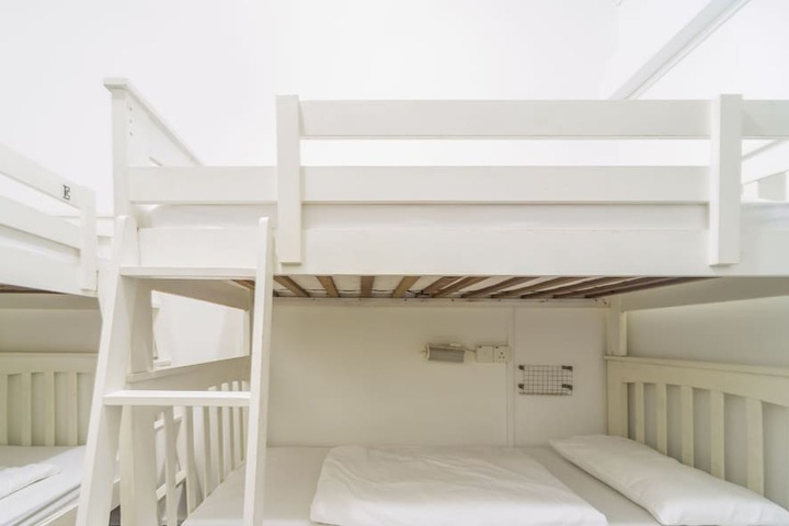 Room 30 of 43