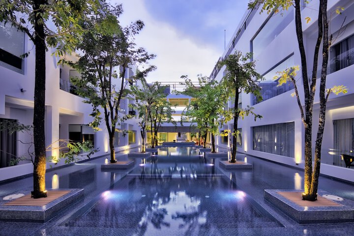 Pool 29 of 44